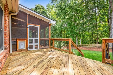 A home in Clemmons