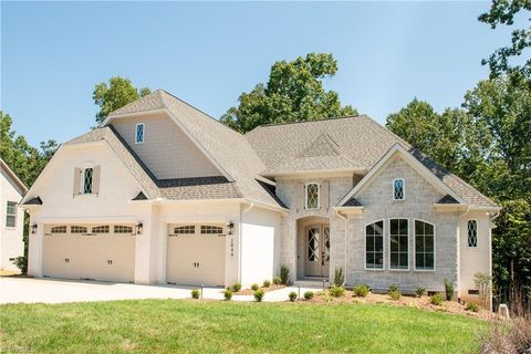 Homes For Sale - 2844 Saint Giles Court<br/> High Point, NC 27262