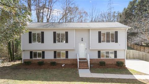 1113 Century Park Avenue Kernersville NC 27284