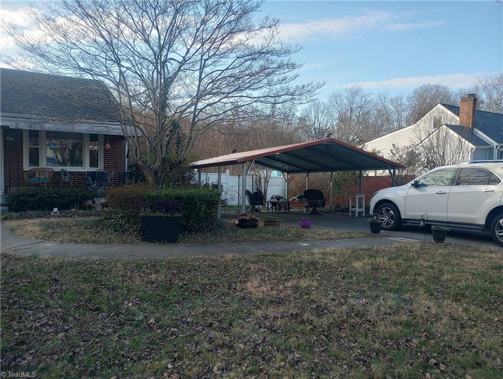 Photo of 4004 Dalton Street, Winston-Salem, NC 27105 (MLS # 1207641)