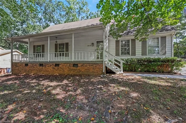 1815 Dunleith Way, photo 2 of 40