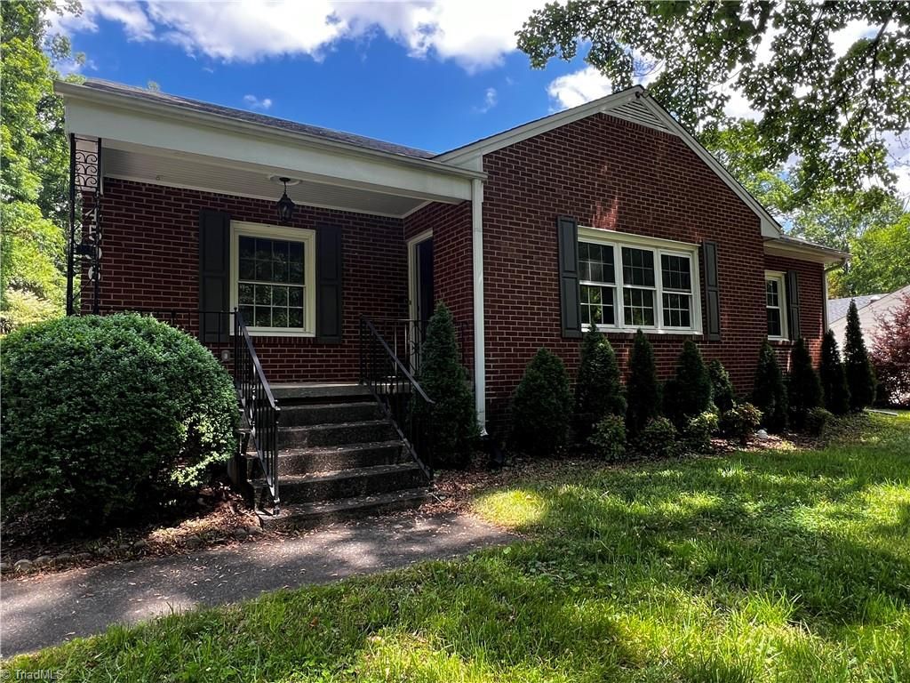 Photo of 4506 Starmount Drive, Greensboro, NC 27410 (MLS # 1218446)