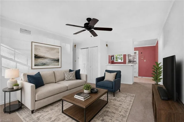 1810 Villa Drive, photo 4 of 23