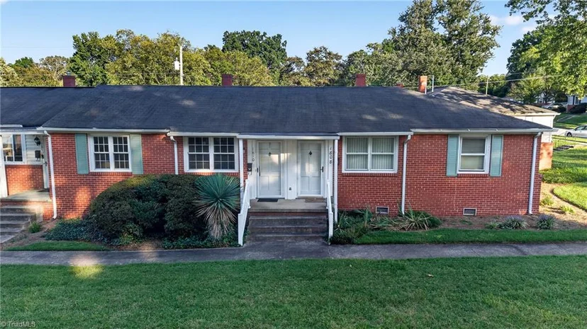 1810 Villa Drive, photo 1 of 23