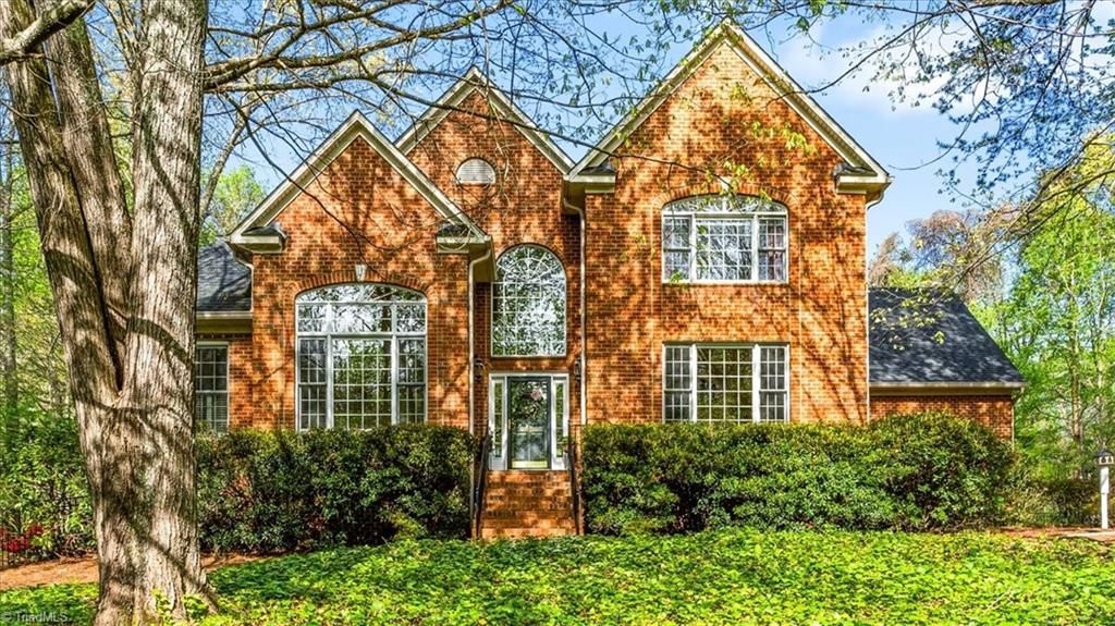 Photo of 6605 Stonecroft Drive, Oak Ridge, NC 27310 (MLS # 1215009)