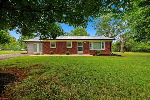 Homes For Sale - 400 John Mcgrady Road<br/> Wilkes County, North Wilkesboro, NC 28659