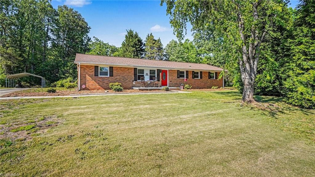 Photo of 4219 Langden Drive, Winston-Salem, NC 27107 (MLS # 1218517)