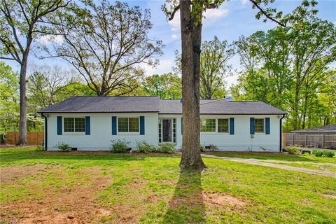 Homes For Sale - 1316 Westridge Road<br/> Greensboro, NC 27410