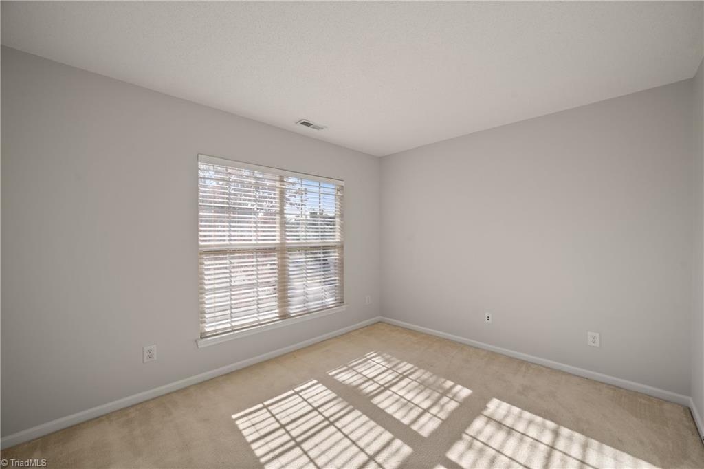 High Point, North Carolina 27265, United States, 3 Bedrooms Bedrooms, ,3 BathroomsBathrooms,Residential,Pending,204431