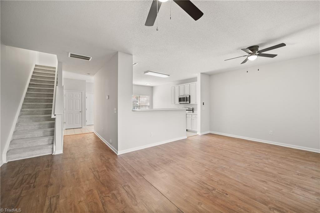 High Point, North Carolina 27265, United States, 3 Bedrooms Bedrooms, ,3 BathroomsBathrooms,Residential,Pending,204431