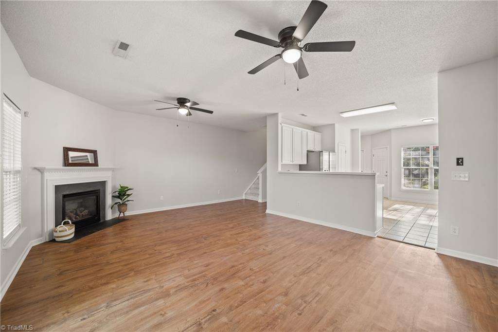 High Point, North Carolina 27265, United States, 3 Bedrooms Bedrooms, ,3 BathroomsBathrooms,Residential,Pending,204431