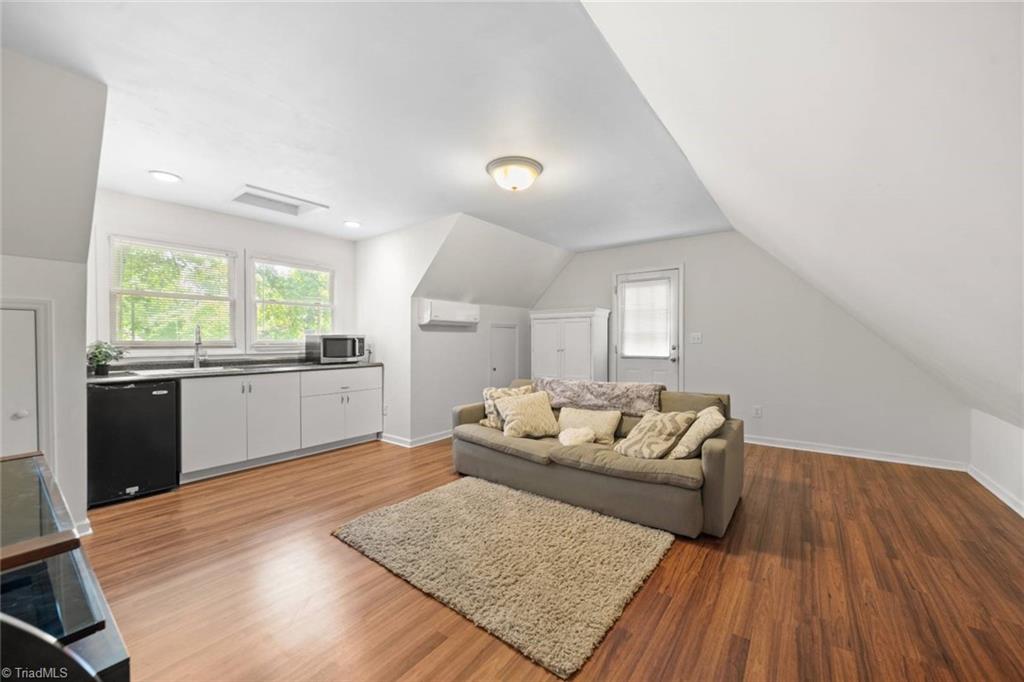 Winston-Salem, North Carolina 27106, United States, 4 Bedrooms Bedrooms, ,3 BathroomsBathrooms,Residential,Pending,122046