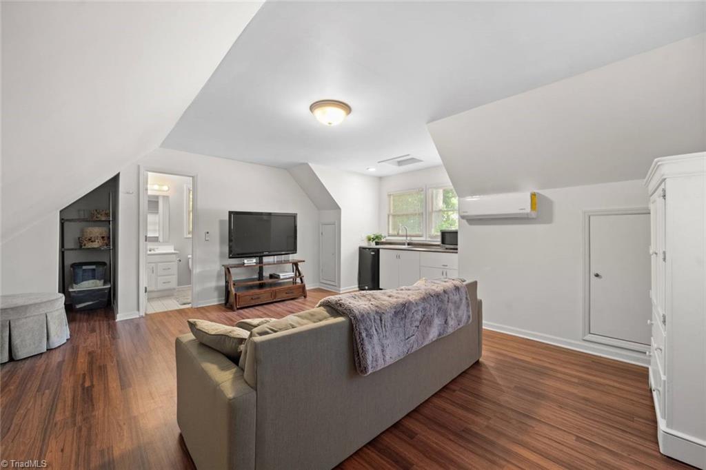 Winston-Salem, North Carolina 27106, United States, 4 Bedrooms Bedrooms, ,3 BathroomsBathrooms,Residential,Pending,122046