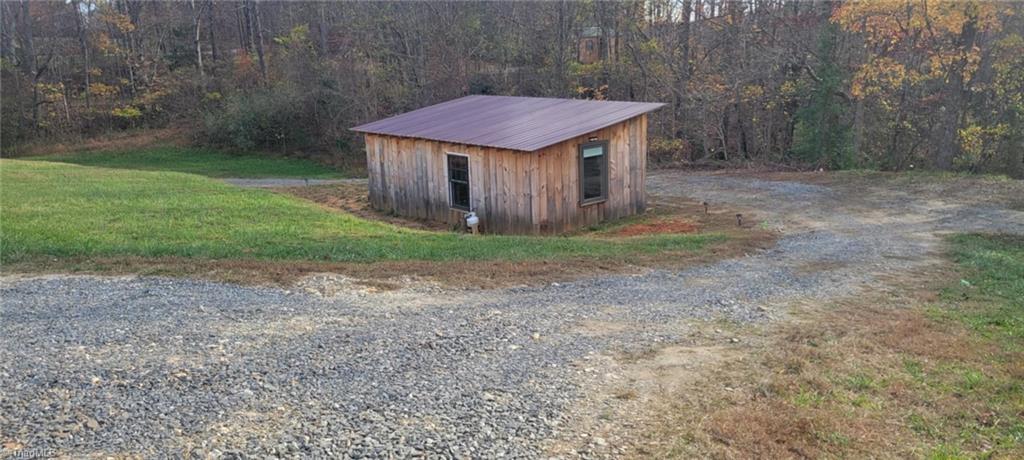 210 Towe Lane, Cana, Virginia image 6