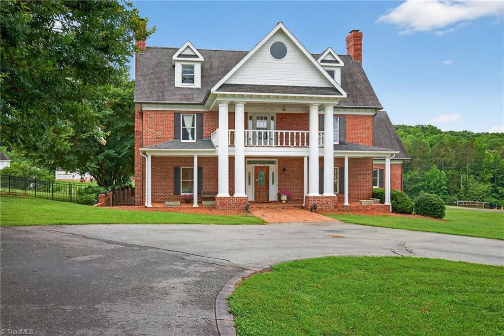 Photo of 8350 Holler Farm Road, Clemmons, NC 27012 (MLS # 1207117)