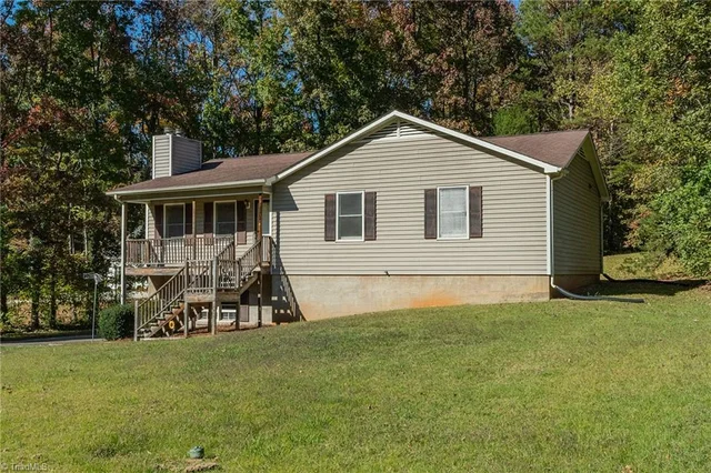 5573 Marty Lane, photo 5 of 45