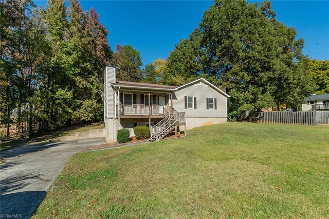 5573 Marty Lane, photo 3 of 45