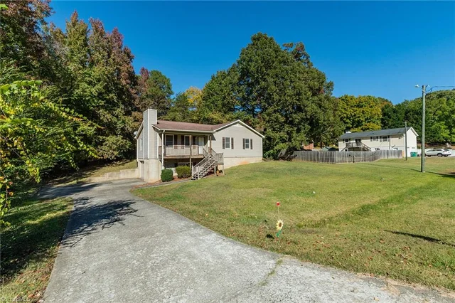 5573 Marty Lane, photo 2 of 45