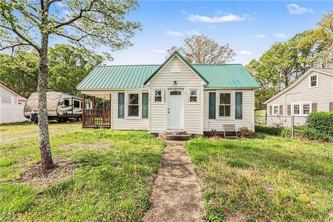 Photo of 12056 Old US Highway 64, Lexington, NC 27292 (MLS # 1214847)