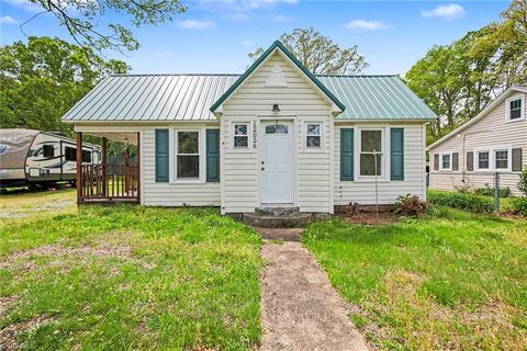 Homes For Sale - 12056 Old Us Highway 64<br/> Lexington, NC 27292
