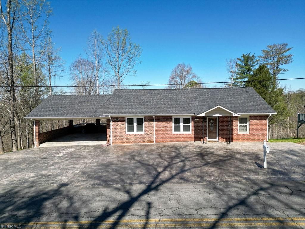 Photo of 490 Oakland Drive, Elkin, NC 28621 (MLS # 1214217)