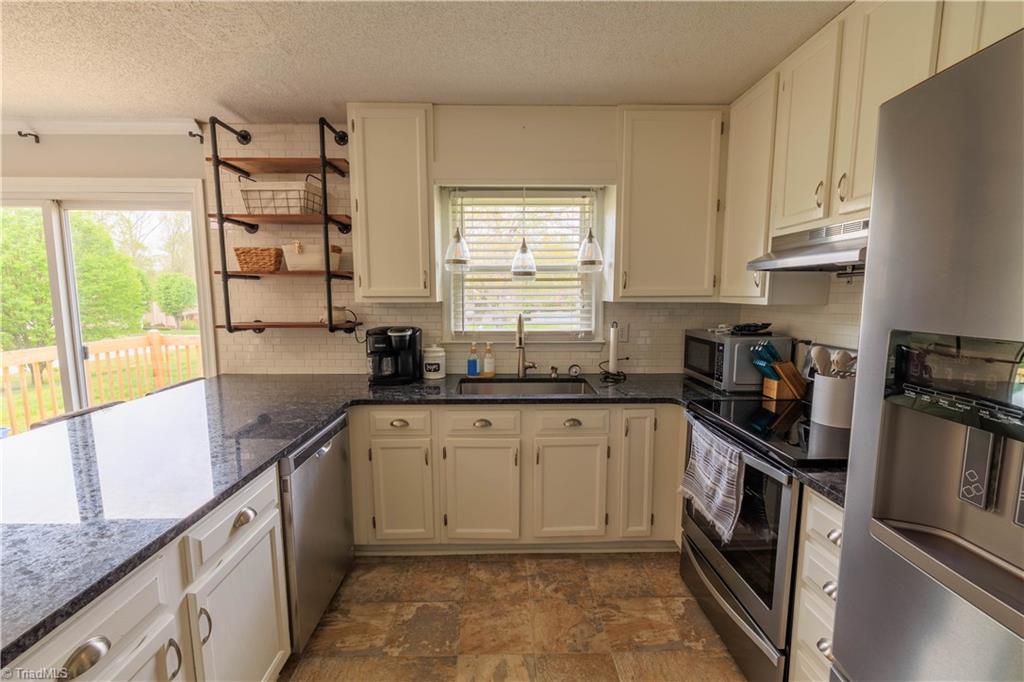 6102 Hunters Ridge Drive, Lexington, North Carolina image 9