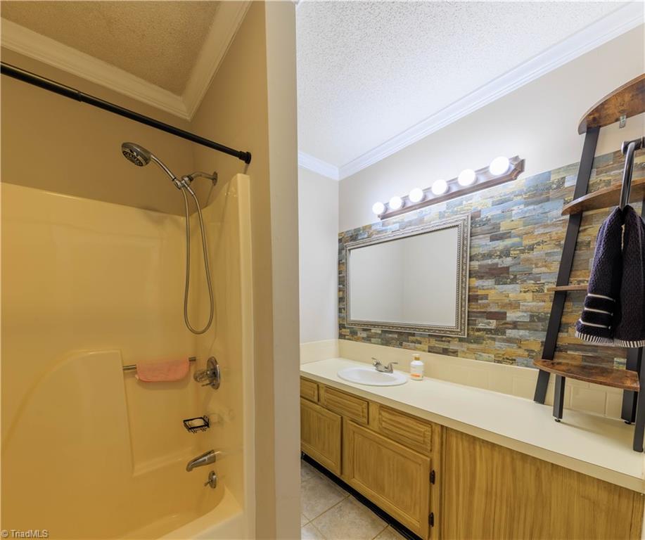 6102 Hunters Ridge Drive, Lexington, North Carolina image 11