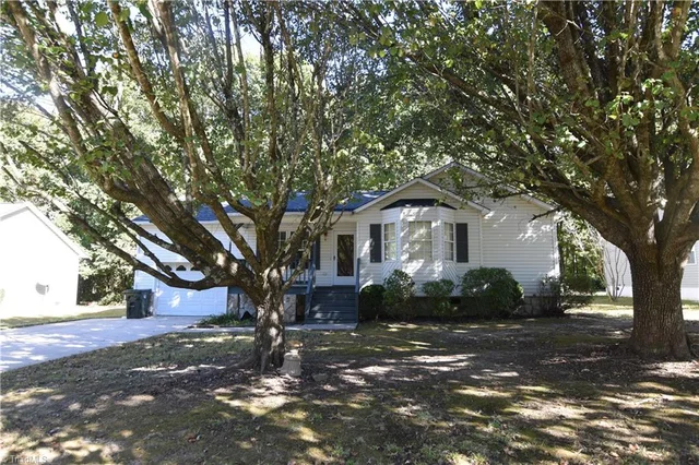 394 Meadow Lark Lane, photo 2 of 17