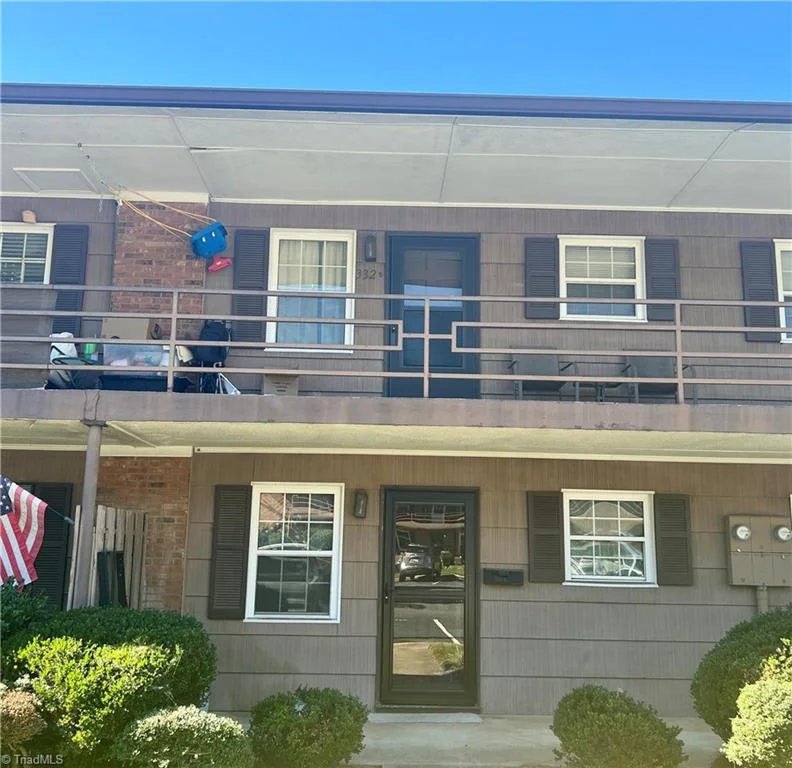 332 S Cherry Street Unit B, photo 1 of 7
