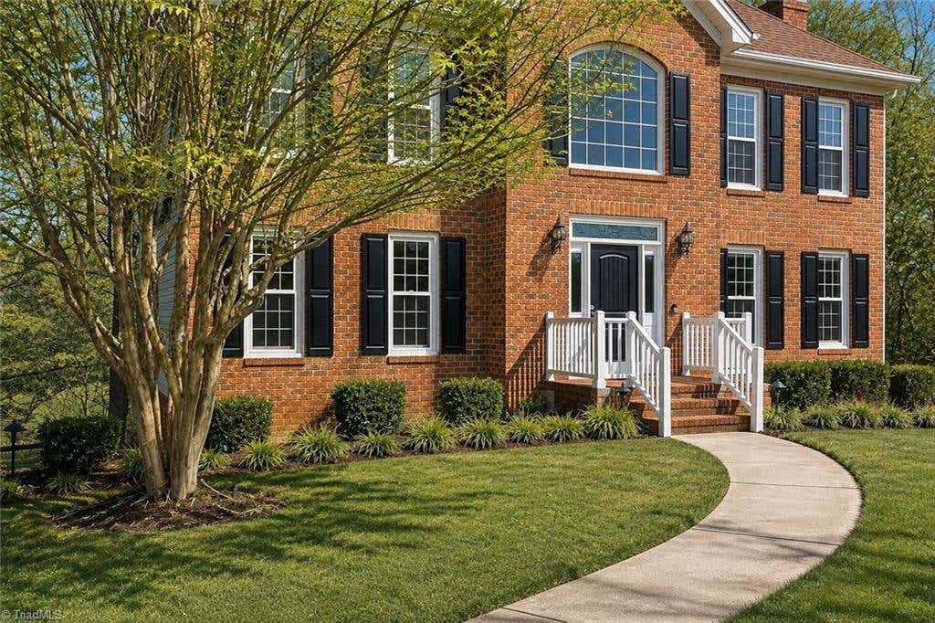 Photo of 5229 Bridge Pointe Drive, Clemmons, NC 27012 (MLS # 1231433)