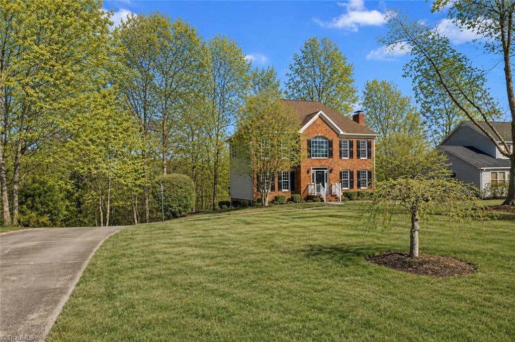 Photo of 5229 Bridge Pointe Drive, Clemmons, NC 27012 (MLS # 1231433)