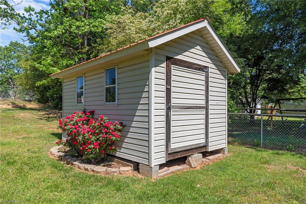 1612 Regency Drive, Burlington, North Carolina image 15