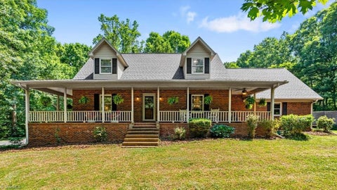 Homes For Sale - 2244 N Asheboro School Road<br/> Asheboro, NC 27203