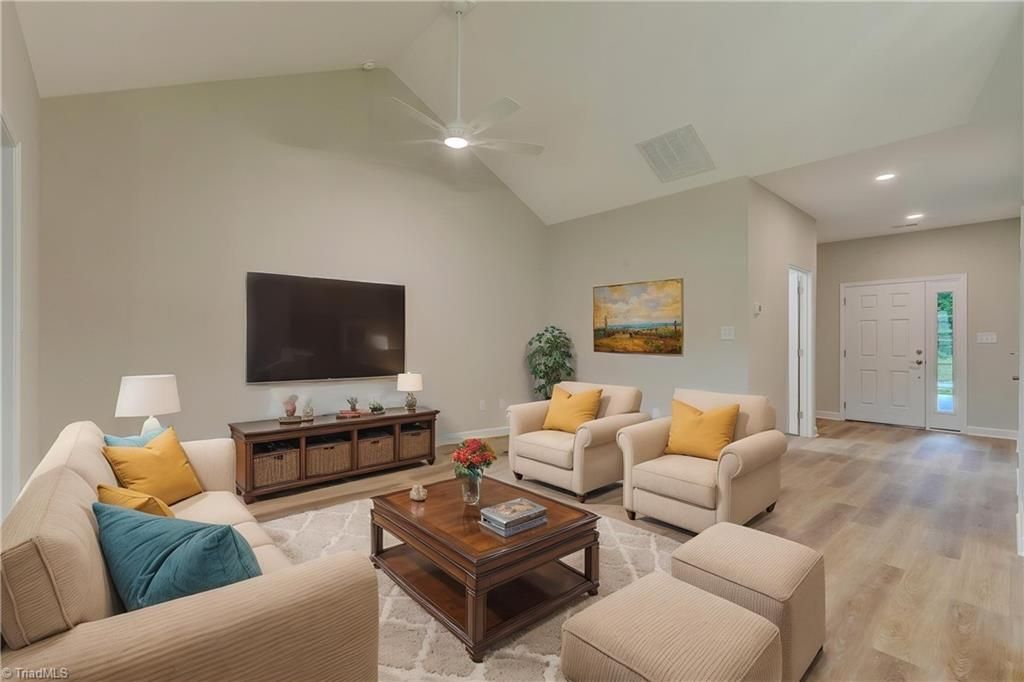 Photo of 118 Sanderlyn Court, Eden, NC 27288 (MLS # 1217749)