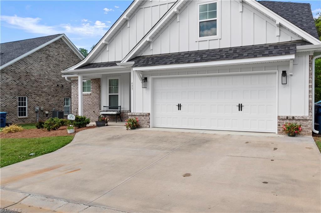 427 Fernwood Drive, Yadkinville, North Carolina image 3