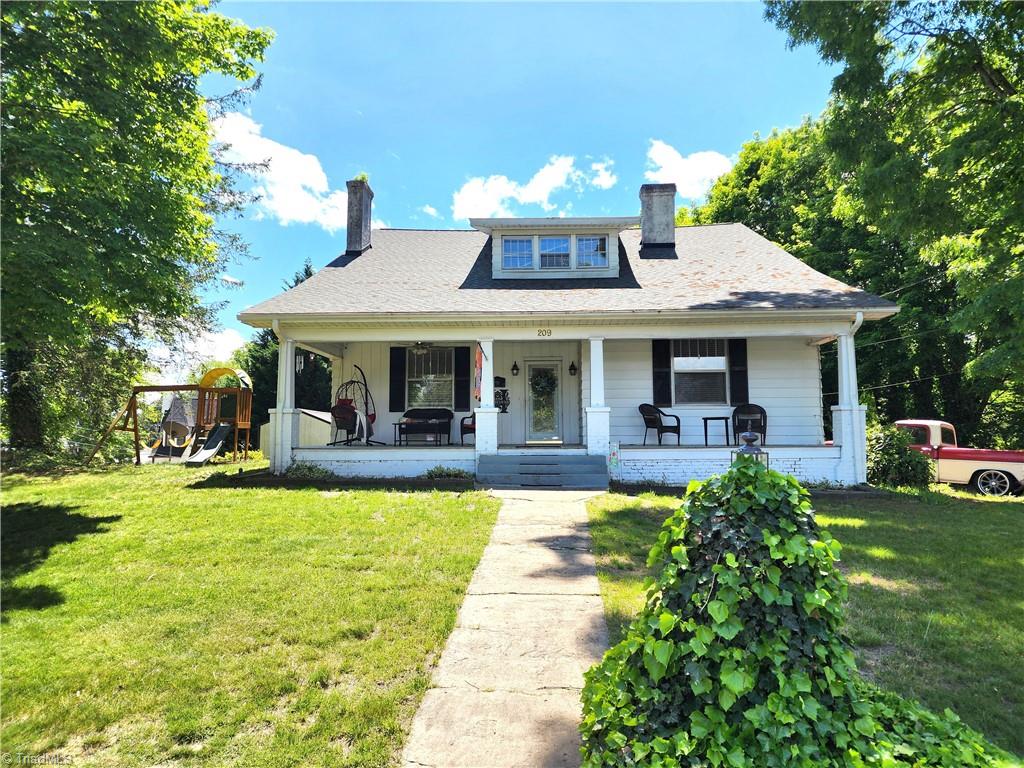 209 Orchard Street, Mount Airy, North Carolina image 3