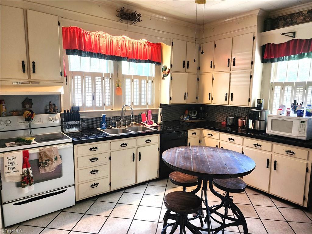 209 Orchard Street, Mount Airy, North Carolina image 18