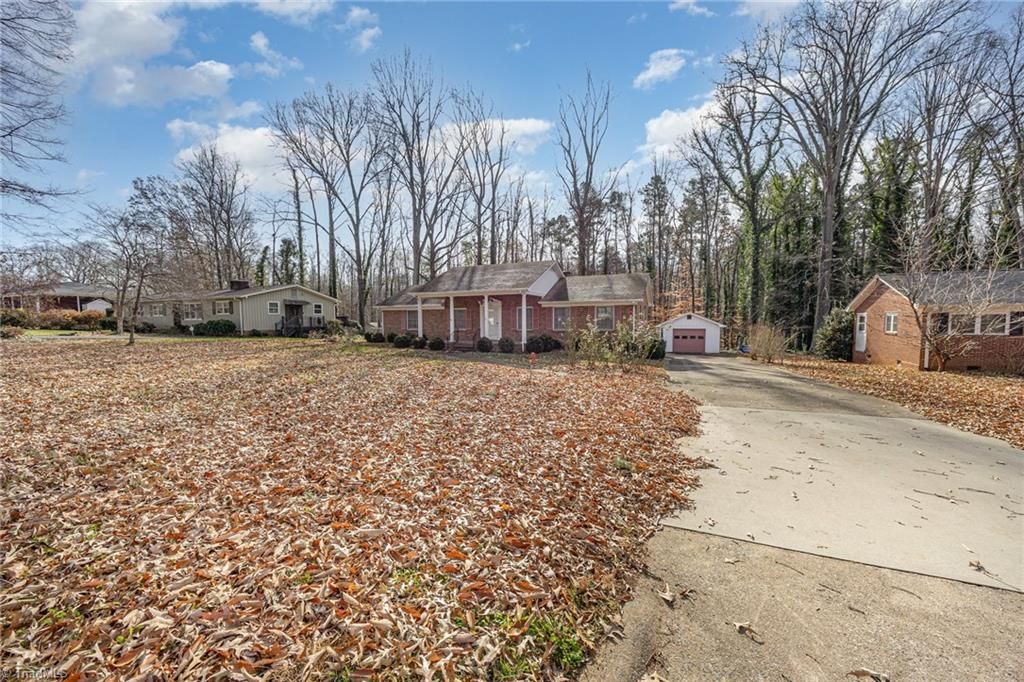 Photo of 1415 Brookwood Drive, Reidsville, NC 27320 (MLS # 1203403)