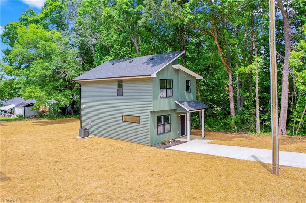 210 S Carter Street, Liberty, North Carolina image 2