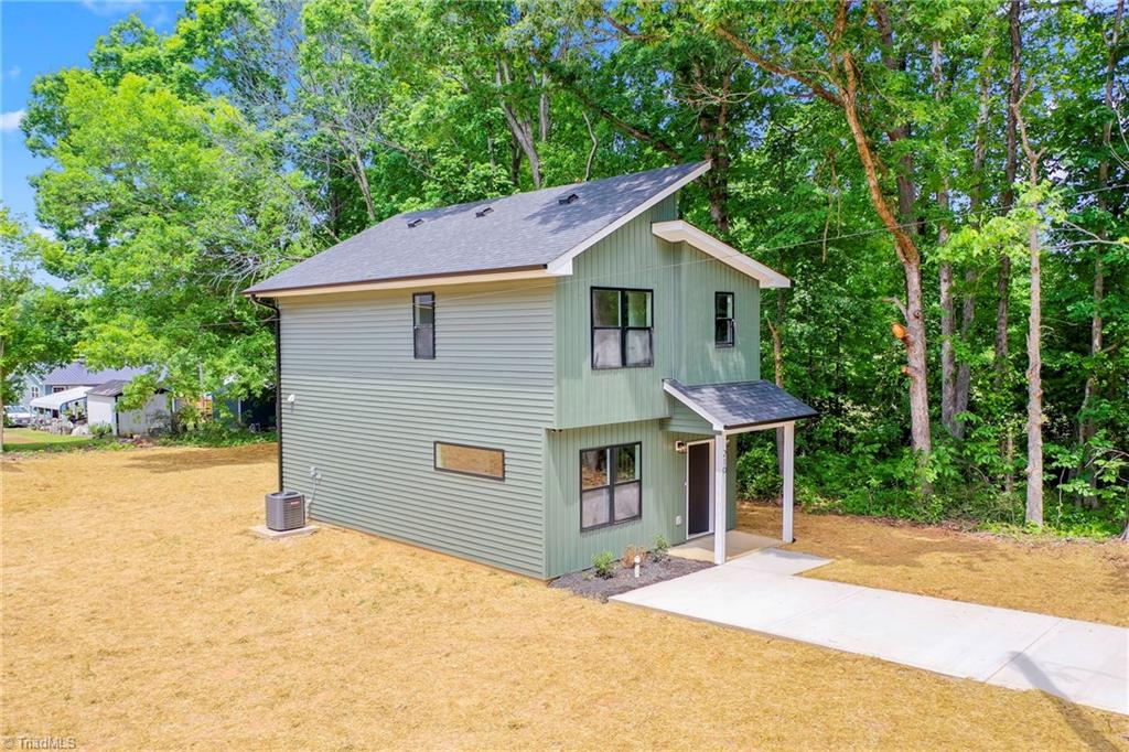 210 S Carter Street, Liberty, North Carolina image 3