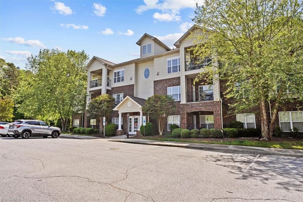 200 Lennox Drive 2D