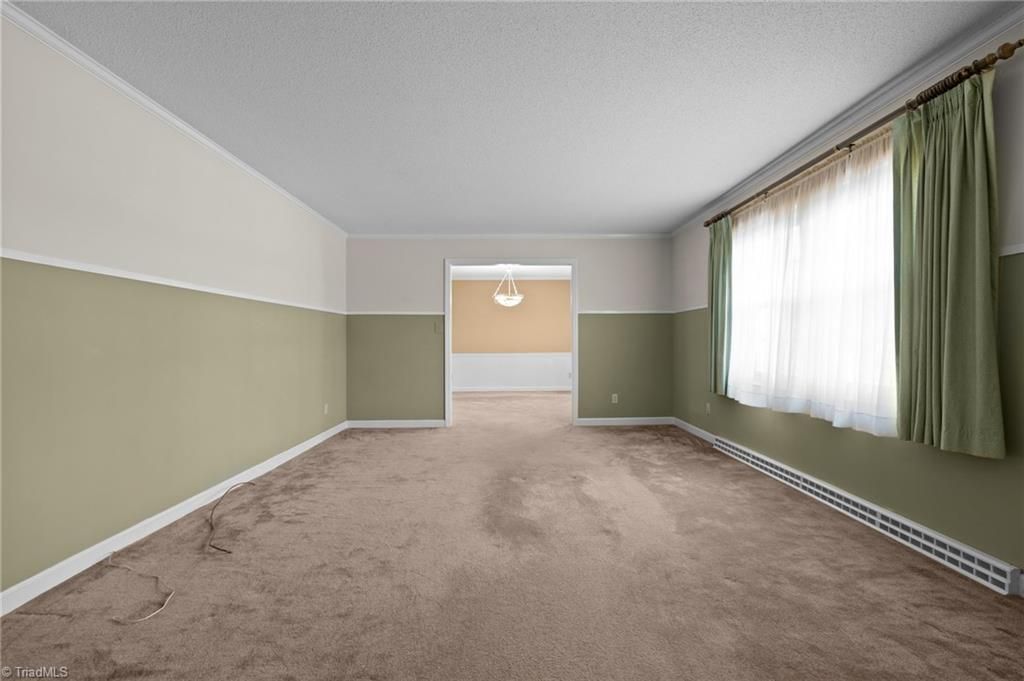 Photo of 304 Irving Park Drive, Kernersville, NC 27284 (MLS # 1207782)