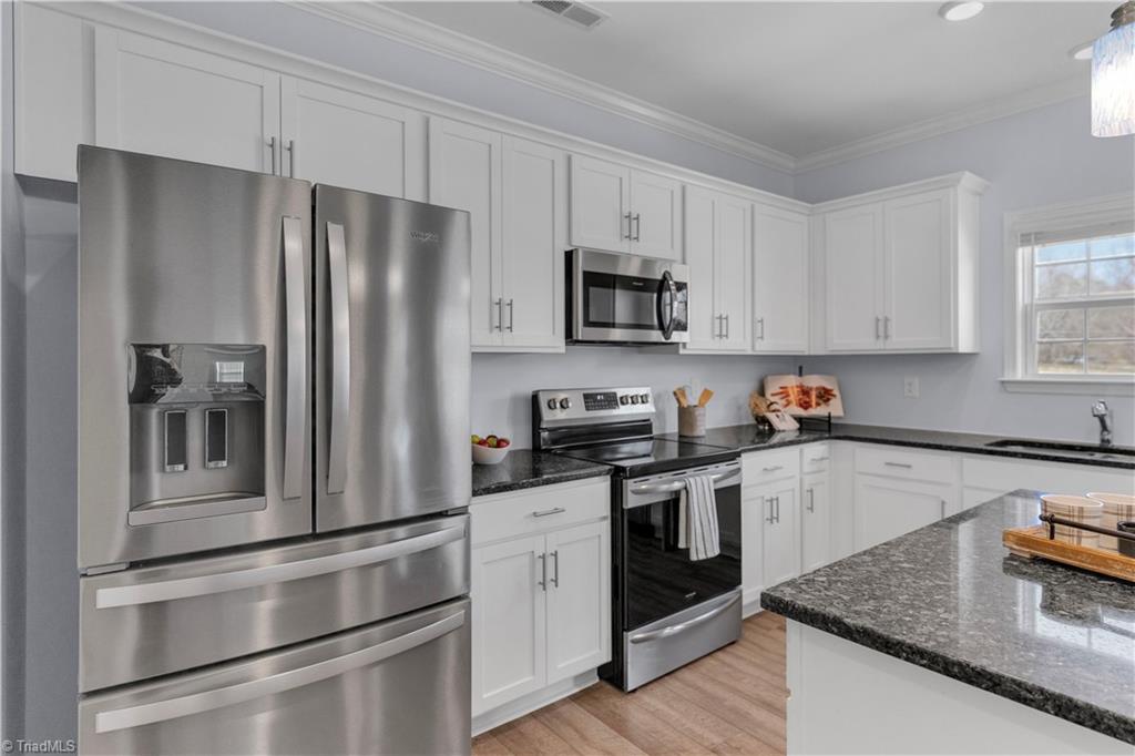 821 Sage Hill Drive, Jamestown, North Carolina image 14