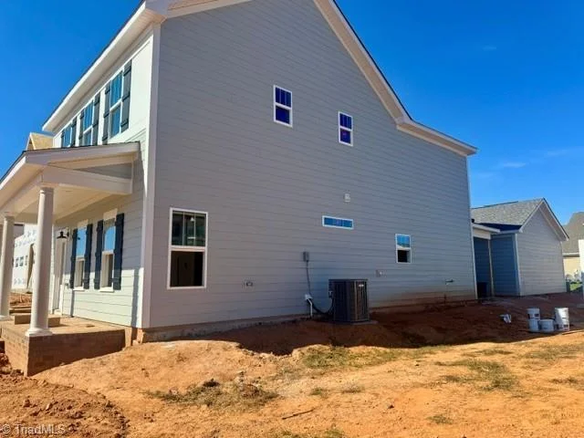 1647 Cross Village Avenue, photo 3 of 15