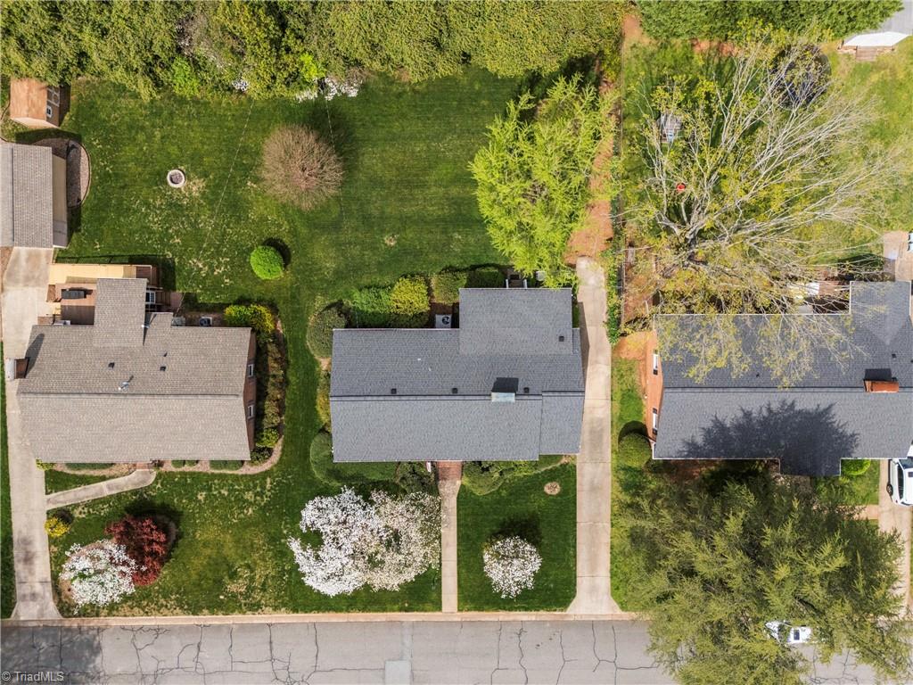 2812 Northampton Drive, Greensboro, North Carolina image 2