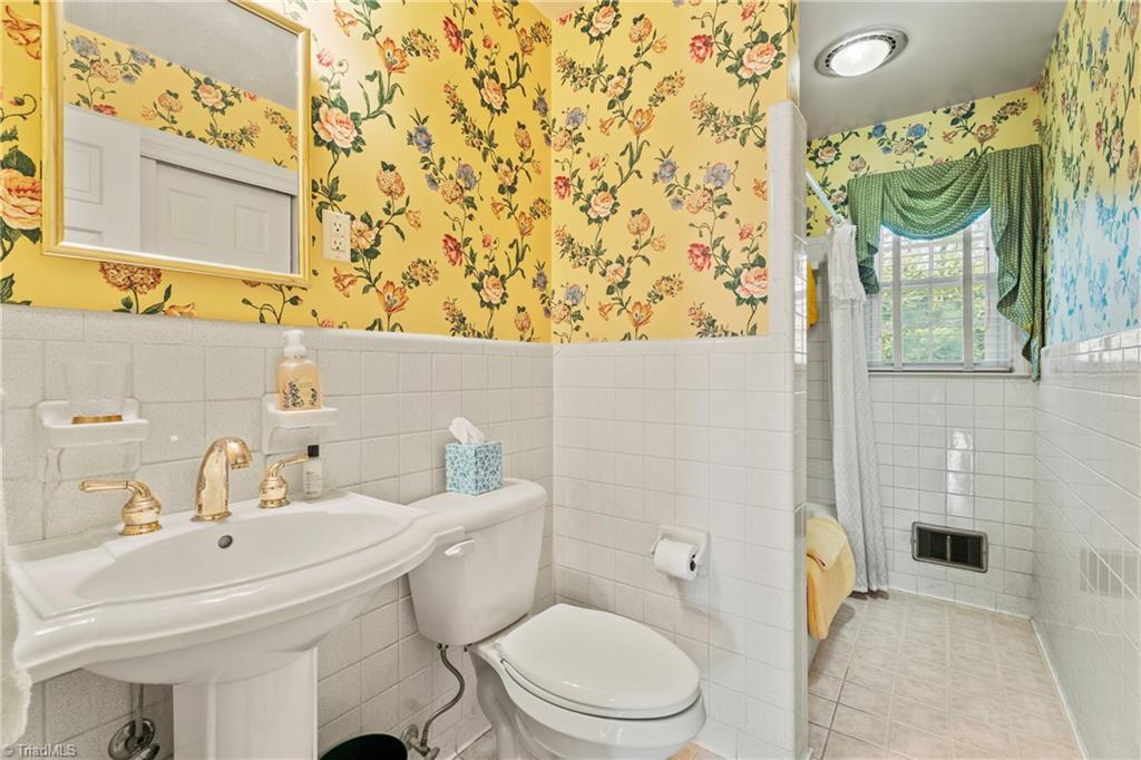 2812 Northampton Drive, Greensboro, North Carolina image 19