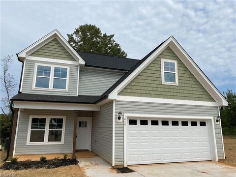 Homes For Sale - 415 E Lee Avenue<br/> Yadkinville, NC 27055