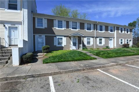 Condo For Sale - 5735 Bramblegate Road #J<br/> Guilford County, Greensboro, NC 27409