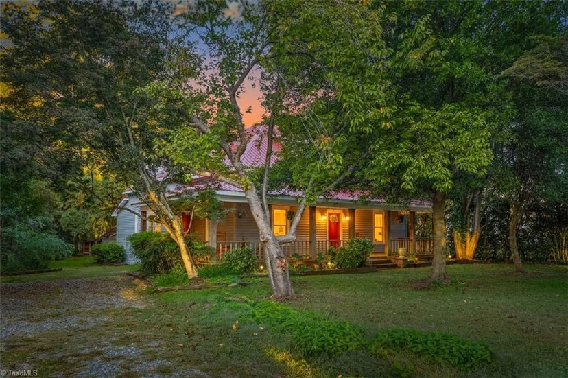 429 N Asheboro Street, photo 1 of 50