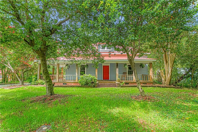 429 N Asheboro Street, photo 4 of 50